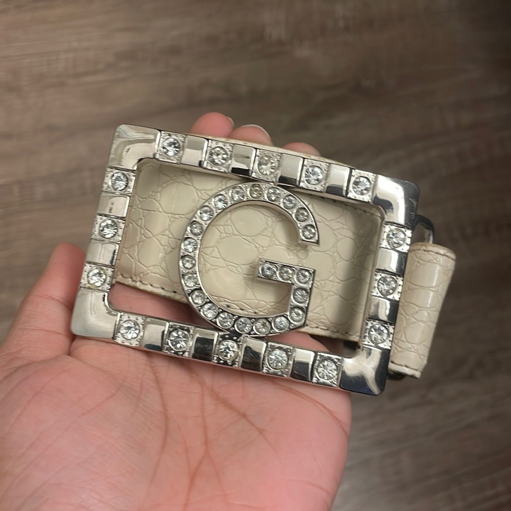 Vintage white broad belt with G buckle